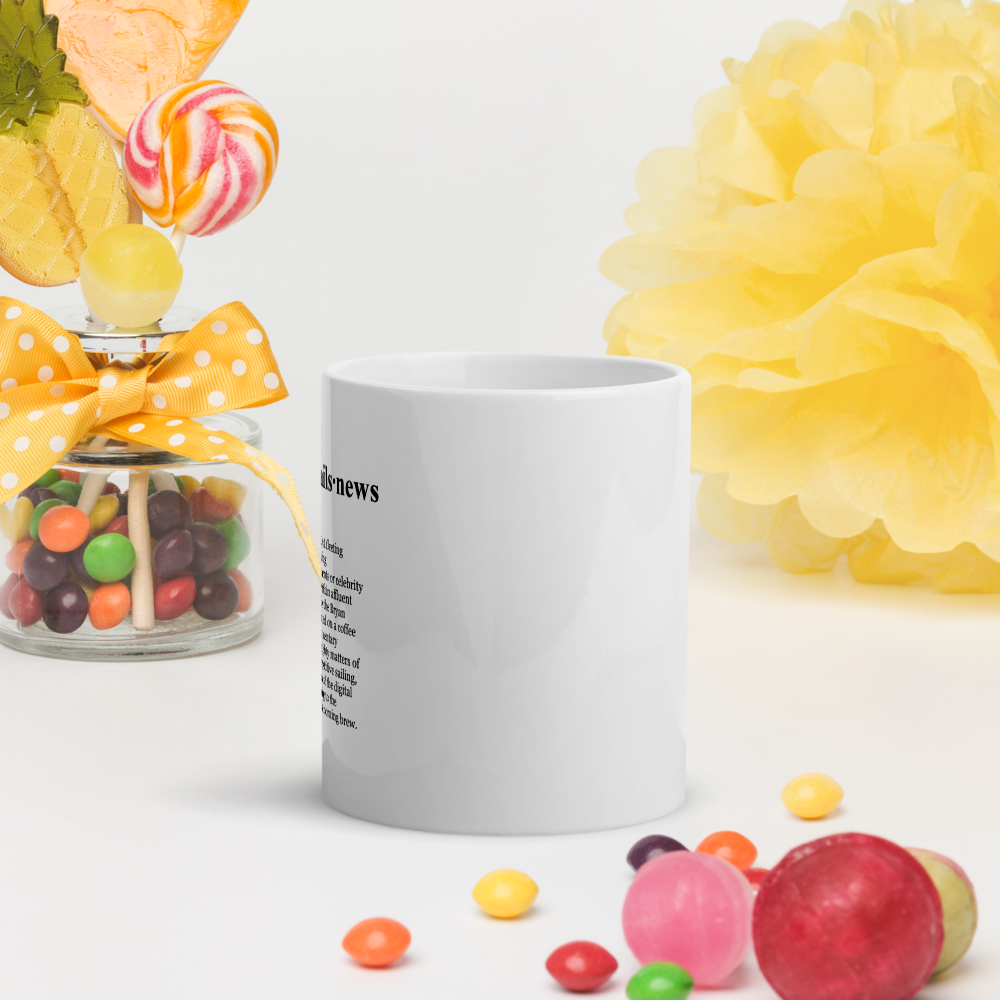 Gold ceramic coffee mug, a must-have for yacht clubs.